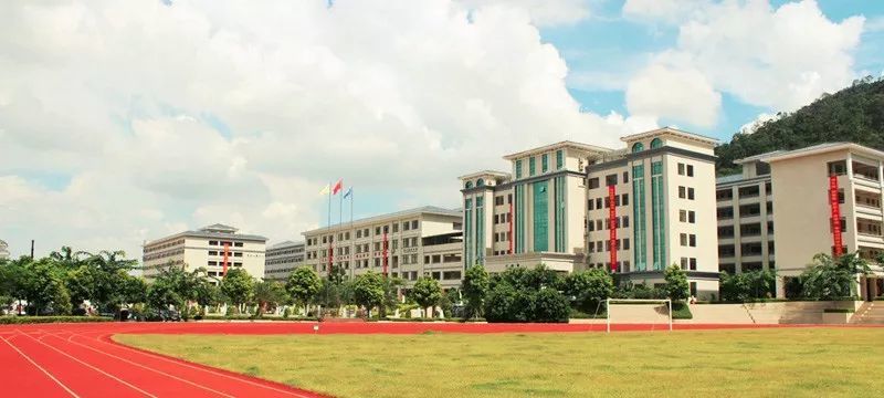 北师大东莞石竹附属学校 是扩招最多的学校 去年只招了430人 今年招