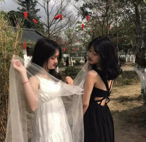 最近火了"病态少女"闺蜜头像,看完后,网友:我缺一个