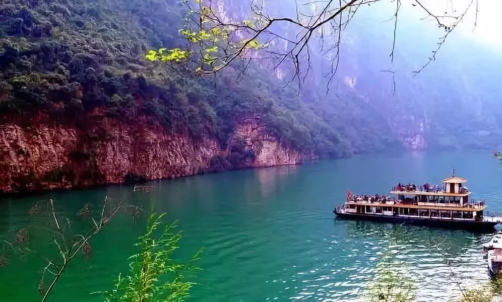 重庆巫山县gdp排名2018_重庆巫山县下庄村天路