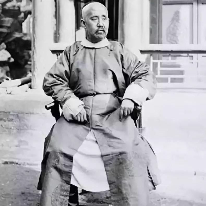 清朝八旗中哪个旗地位最高?并不是正黄旗