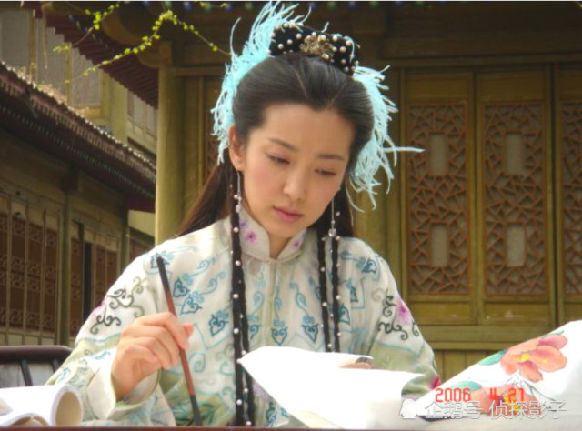 李冰冰的古装都喜欢戴羽毛发饰,妖狐小翠,孟丽君,谁