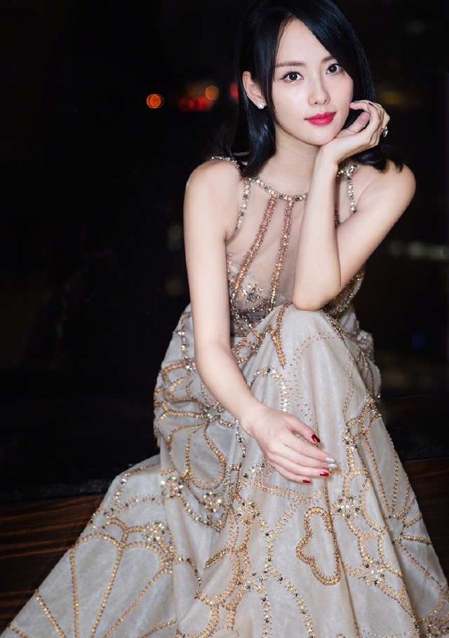 张嘉倪真是个仙女太好看了,怪不得买超说看到她第一眼