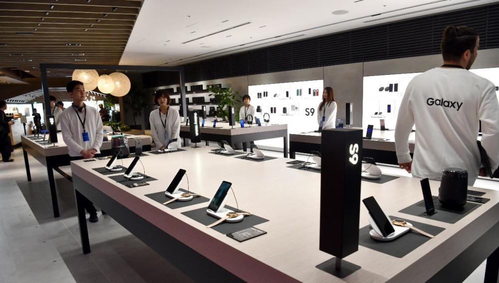 一起来围观东京最大的三星galaxy智能手机旗舰店