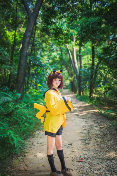 cos正片:"娘"化皮卡丘,闪电小尾巴,网友:给我个精灵球