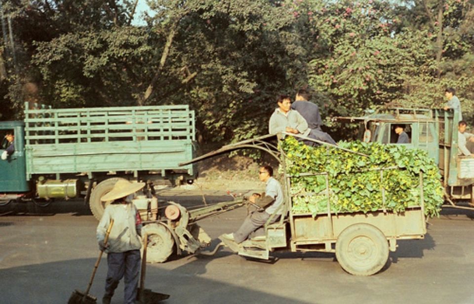 80年代的解放牌汽车:结实耐用,国人的骄傲