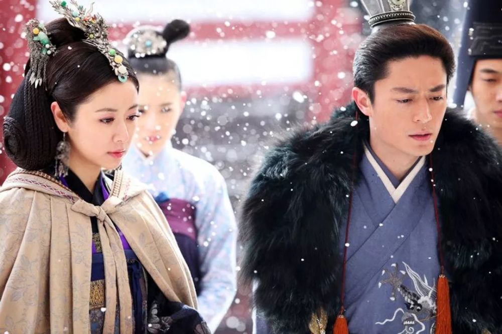 从杨幂唐嫣到新版赵敏周芷若,艺人市场发生了