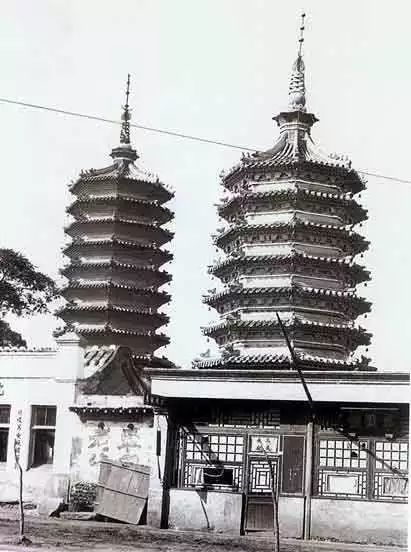 原本方正的北京皇城,为何独缺西南角?