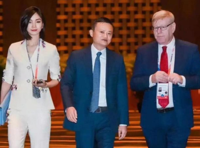 女高管与老总_景甜与万达老总沐浴
