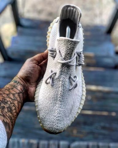 yeezy "最全穿法"!除了火爆kaws鞋带,还有这些系法