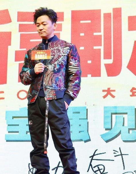 王宝强因换发型,变得帅气有型,这是换发型转风格?