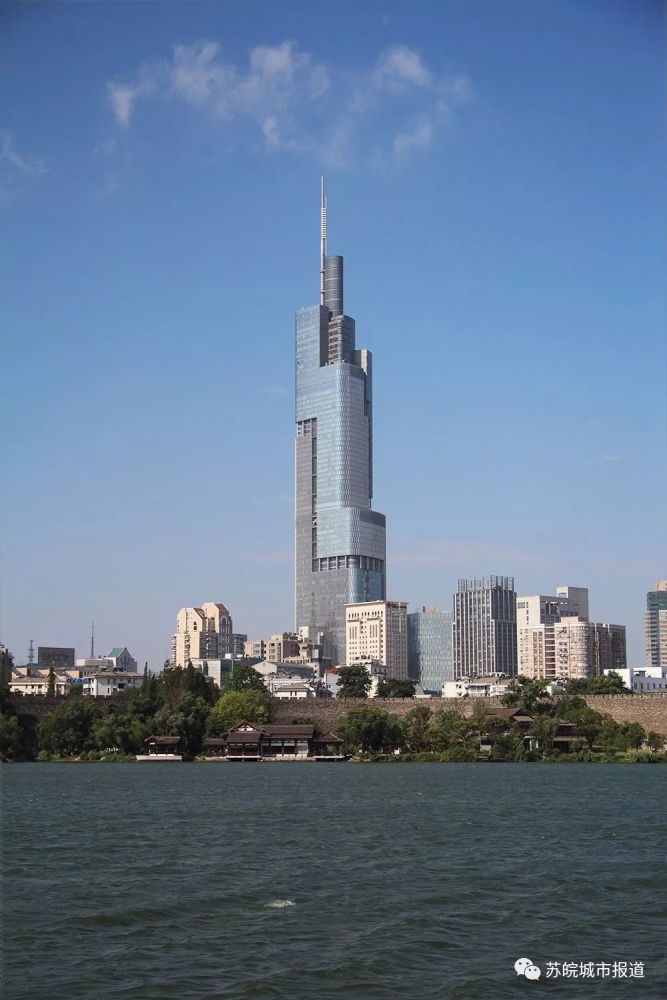 2,第二名:南京紫峰大厦——450米(含天线)
