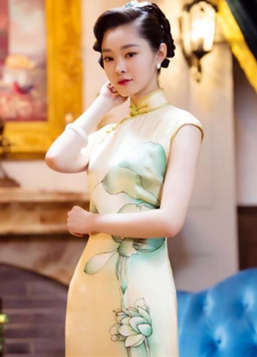 外国女星穿旗袍也这么美!北极星小姐姐惊艳众人,她比宋轶还好看
