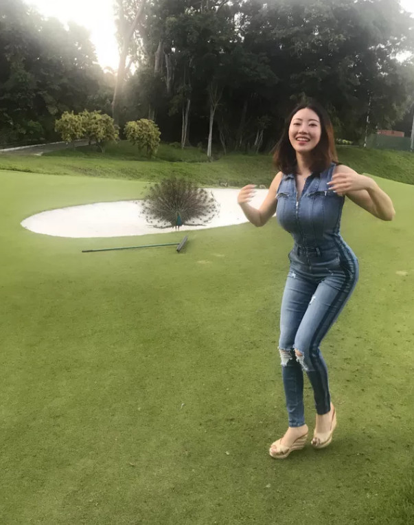 有一种时尚叫蒋娉婷的牛仔裤,因商业大佬熟知,网友:敢买不敢穿