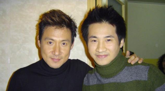 昔日人气选秀明星 沦为十八线歌手 海明威商场演出人气"惨淡"