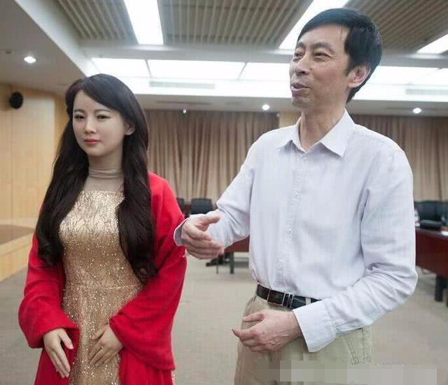 中国第一个美女机器人诞生,未来机器人老婆会进入人们生活吗?