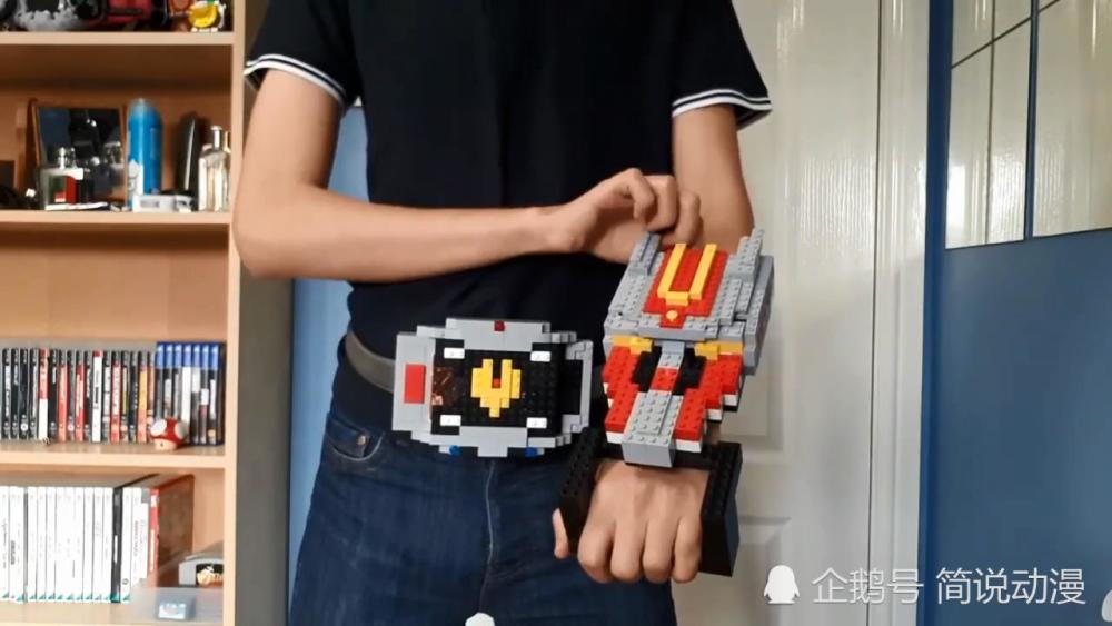 乐高积木拼装成假面骑士的驱动器腰带,真的是心灵手巧