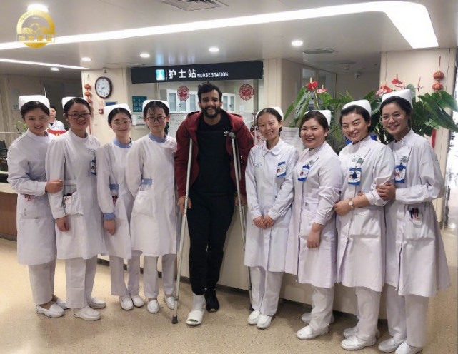 建业通报外援多拉多伤情:术后恢复良好 今已拆