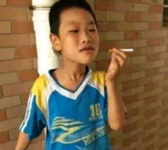 初中生染上画法,一般有这3种表现,电路其早家庭初中烟瘾老师的图片