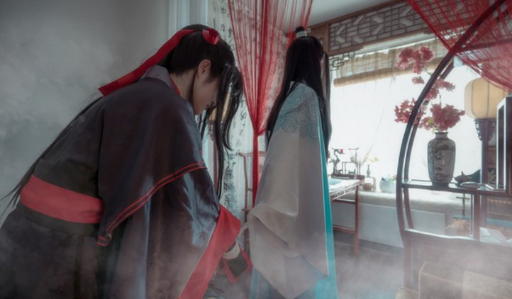 魔道祖师cos:蓝忘机被魏无羡灌酒,道友:抹额要发挥作用了?