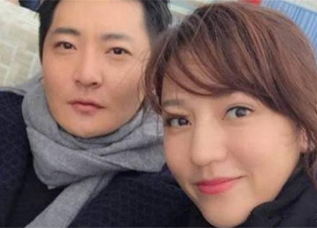 郭京飞的前女友被曝光,原来是大他3岁的她,难怪会选择