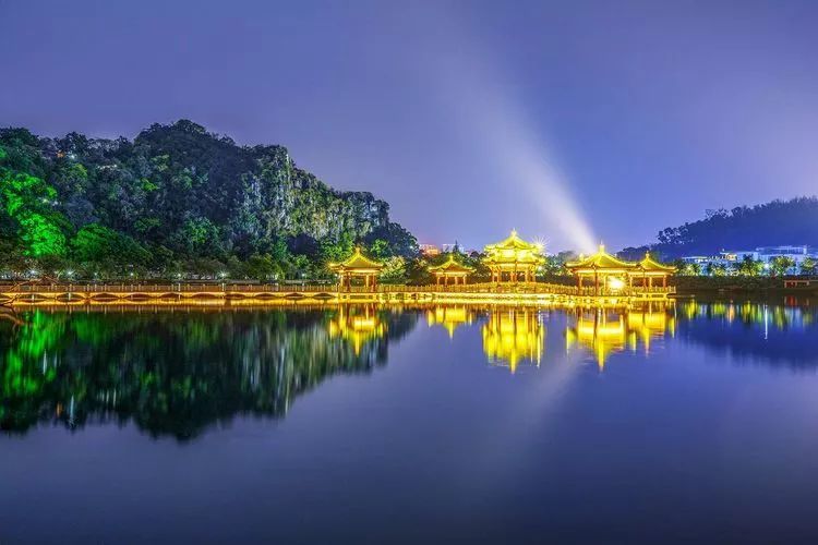 越夜越精彩!刷一波,星湖的夜景