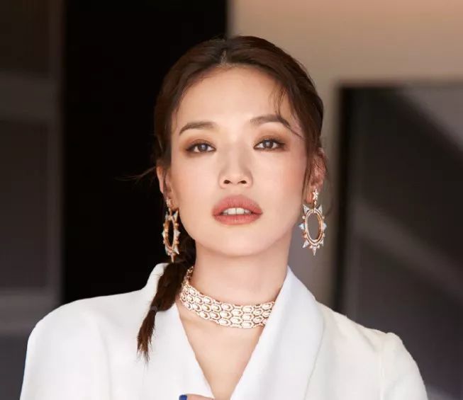 当红女星公开回怼真爱粉，只因其给自己P的照片不满意?