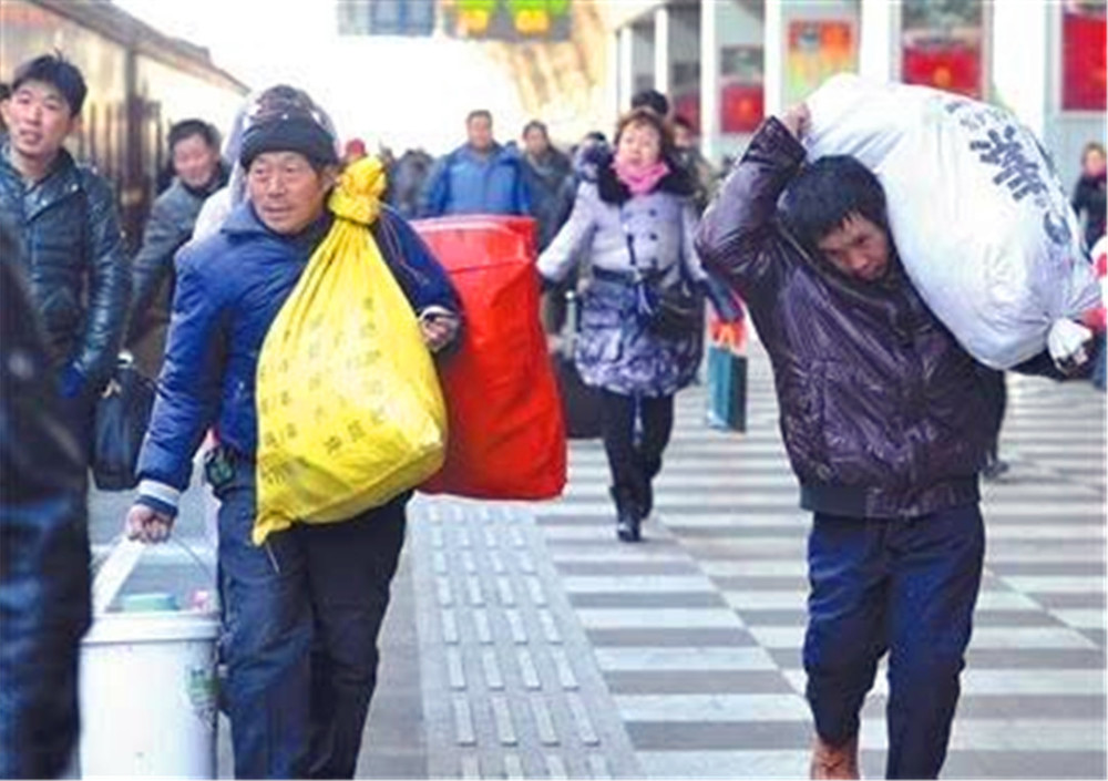 农民离乡打工,留守妇女怎么办?答案令人感到意外