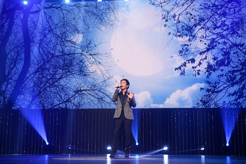 杜德伟担任亚洲电影大奖颁奖嘉宾 现场放声经