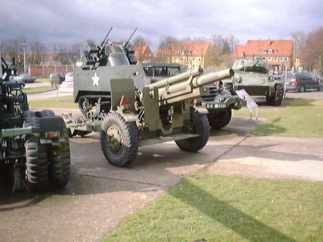 m1榴弹炮是一种75毫米驮载榴弹炮,二战后重新命名为m116榴弹炮.