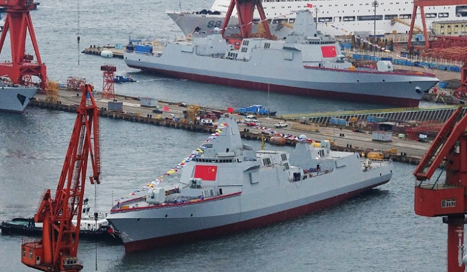 首艘055万吨舰命名为什么,官方给出答案,令人欣慰