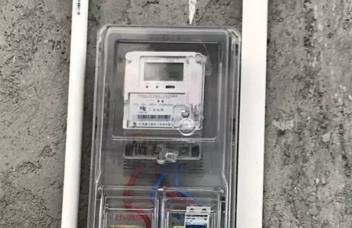 为什么有人说把磁铁放在电表上能偷电?老电工道出实情