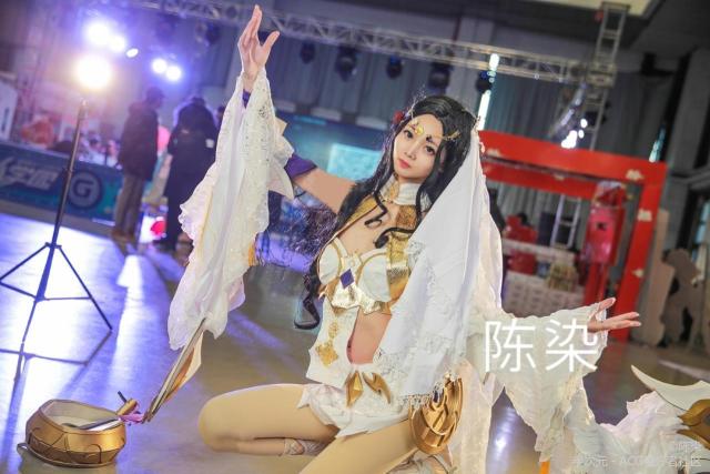 兄弟荣耀:貂蝉中国舞娘cos,王者,缺中单西域Viv兄弟发展前景图片