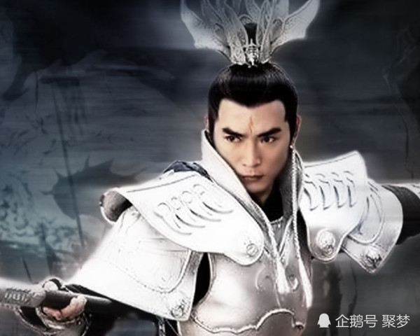 都饰演过,但很多观众觉得冯绍峰出演的二郎神比较英武,显得十分的霸气