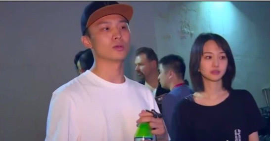 郑爽首次公开谈男朋友张恒:和他在一起很简单