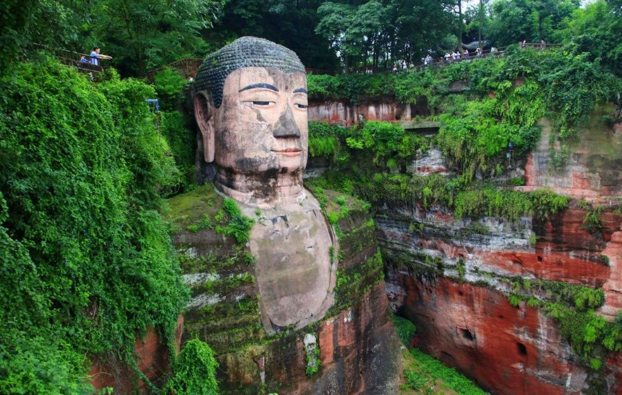 为啥乐山大佛一闭眼就有灾难发生?专家亲自到访,千年