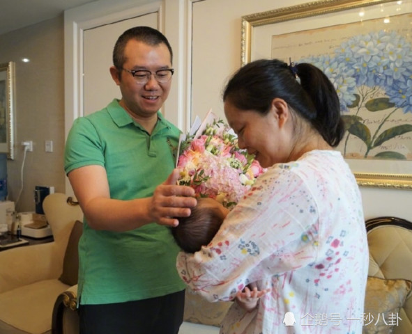 42岁涂磊隐瞒多年的老婆曝光,网友大呼:原来他老婆长