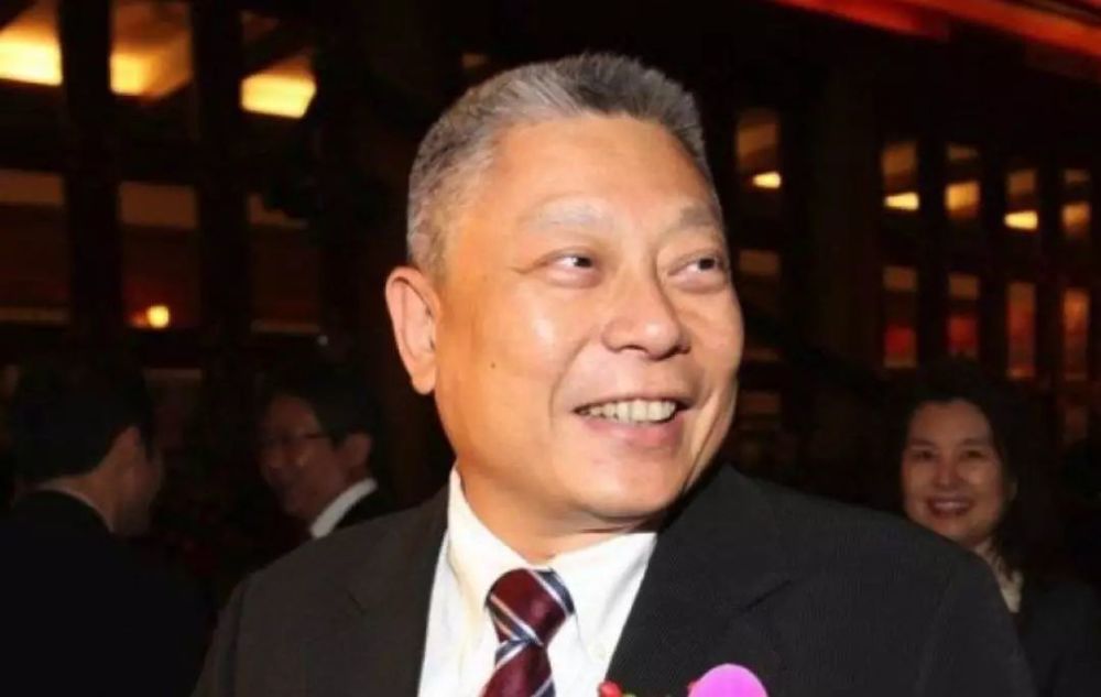 旺旺蔡衍明传奇路:19岁赔光一个亿 43年后成台