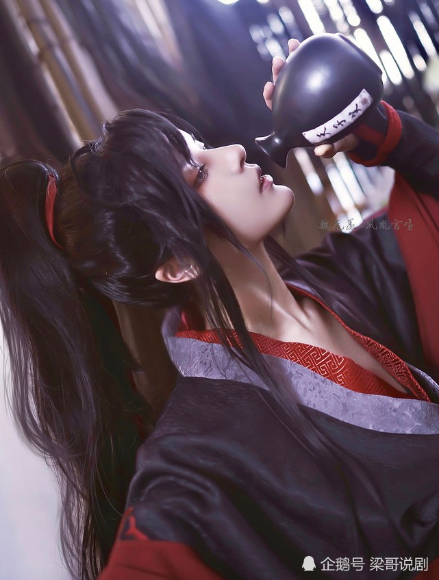女扮男装cos"魏无羡",看到她的"漫画脸",网友:救命呀!