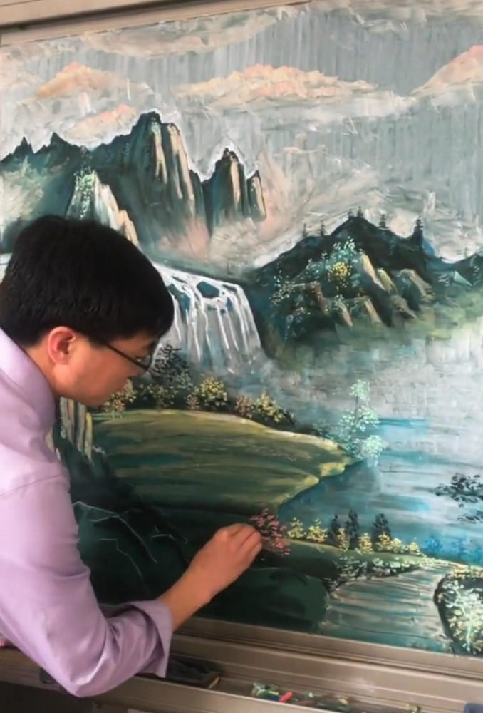 粉笔也能山水画?看到成品,网友:这黑板得裱起来!