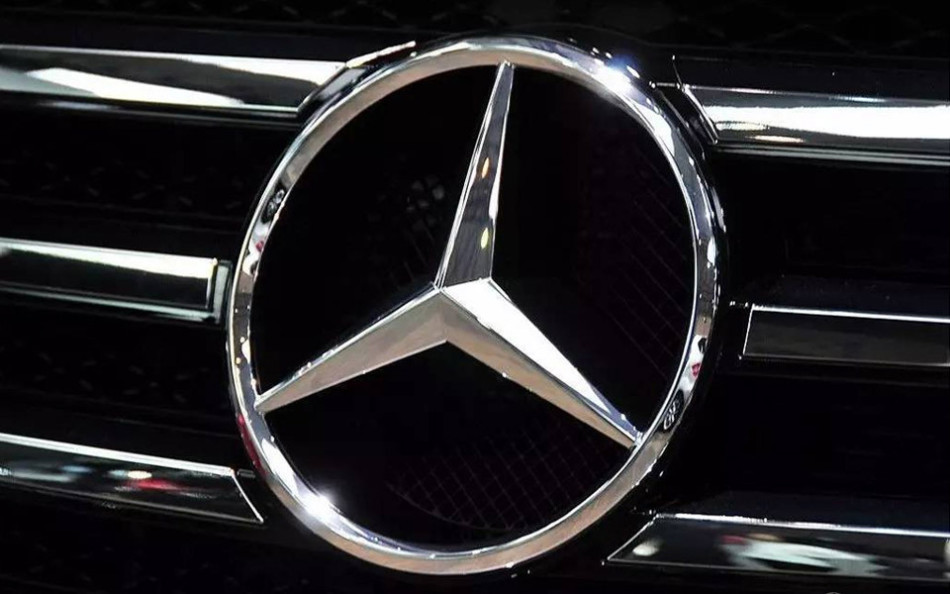 四十多万的豪车居然配1.5T发动机,奔驰也开始