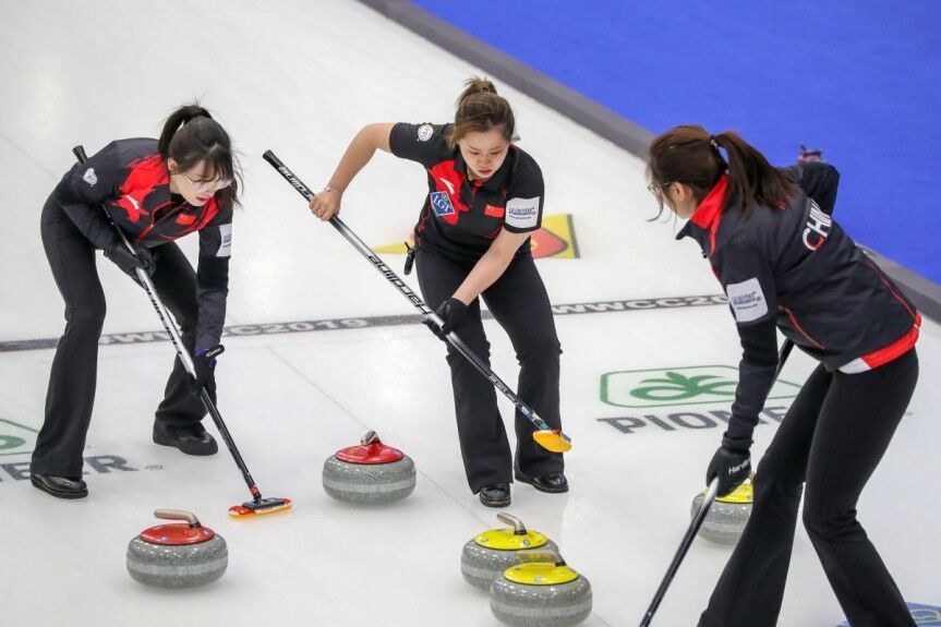 女子冰壶世锦赛中国赛末连续被偷分 遭瑞士逆