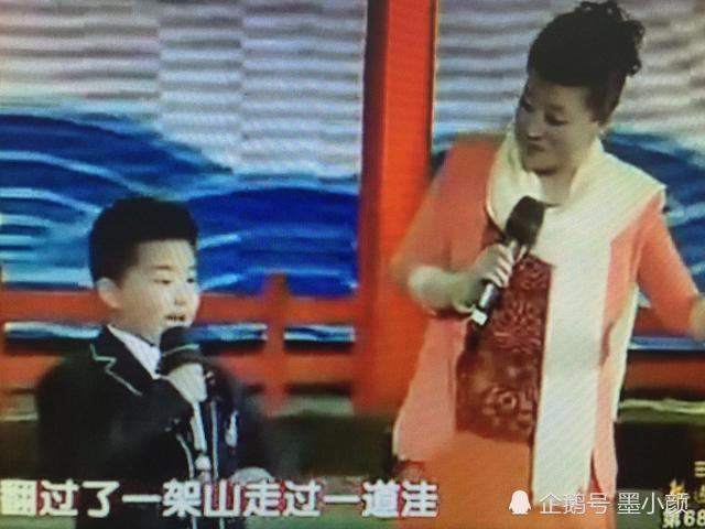 小香玉对这个儿子也是宠爱有加,小香玉说"每次看儿子都想乐"哪怕是