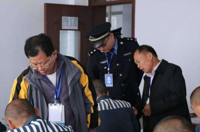 监狱劳改犯在服刑期间干活有工资吗?退休狱警偷偷告诉你