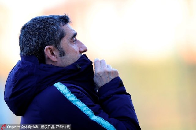 巴萨主帅盼球员假期加练 训练场白等两天1人都