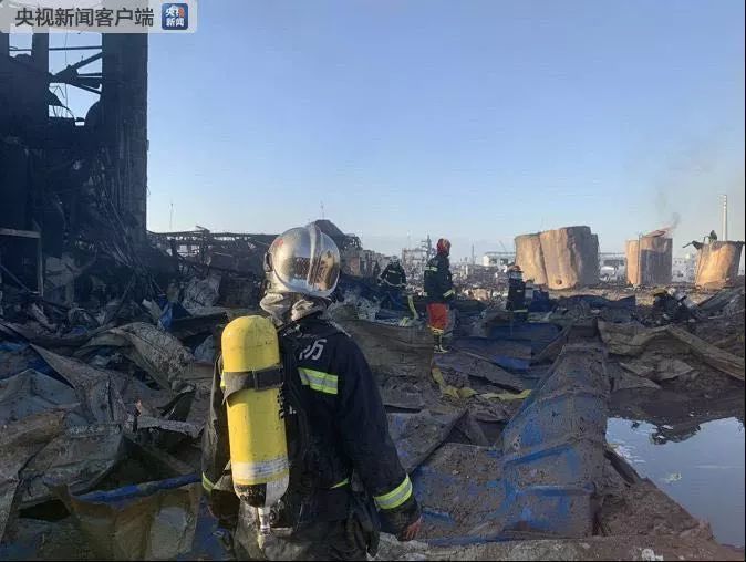 高空看江苏盐城响水陈家港化工园区爆炸事故现场