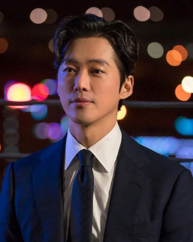 《囚犯医生》成韩剧黑马，南宫珉黑化超带感，全员恶人看点多