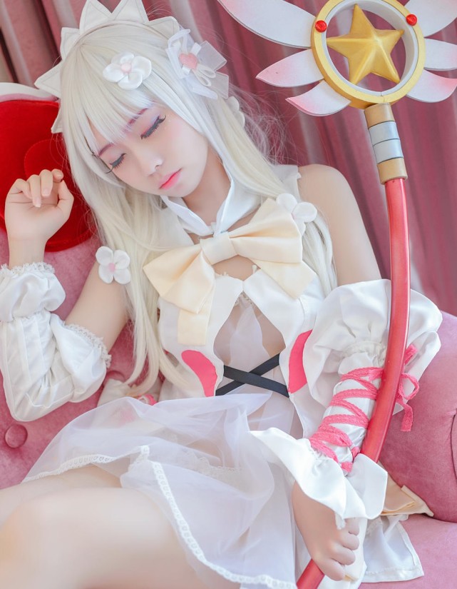 《fate》伊莉雅cos:粉嫩魔法美少女,小姐姐炒鸡萌啊!