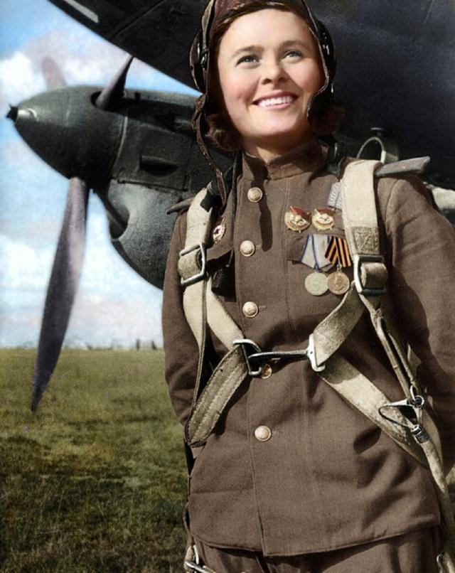 最后一页 苏联空军女飞行员玛丽亚·多里娜