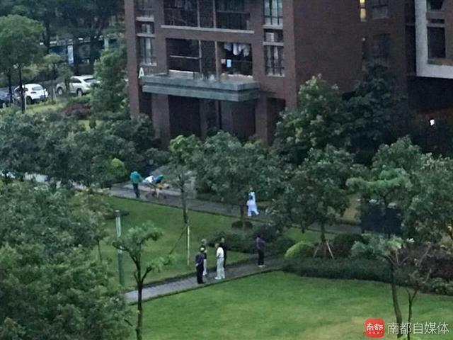 老人坠楼砸死男婴的小区又一老人坠亡 仅隔3日