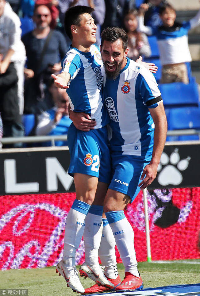 武磊:队友们对中餐和中超很感兴趣 未来希望带